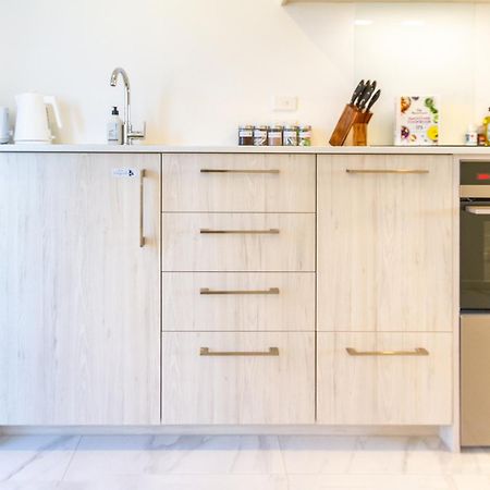 City Living: Upper Studio Haven On Wilmer Christchurch Ngoại thất bức ảnh